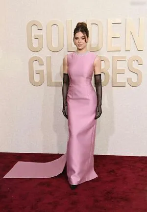 Hailee Steinfeld OnlyFans Leaked Free Thumbnail Picture - #taFrYa9x58