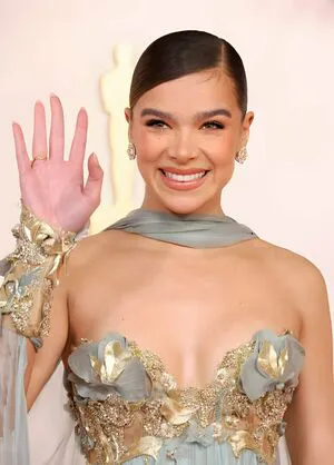 Hailee Steinfeld OnlyFans Leaked Free Thumbnail Picture - #tg8Vi9k0Rv