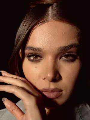Hailee Steinfeld OnlyFans Leaked Free Thumbnail Picture - #trZnI1W82W