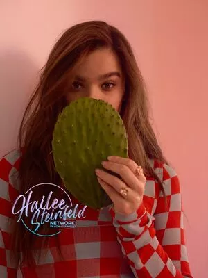 Hailee Steinfeld OnlyFans Leaked Free Thumbnail Picture - #uxr5kvfCSY