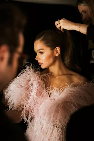 Hailee Steinfeld OnlyFans Leaked Free Thumbnail Picture - #uzLrsHzcca