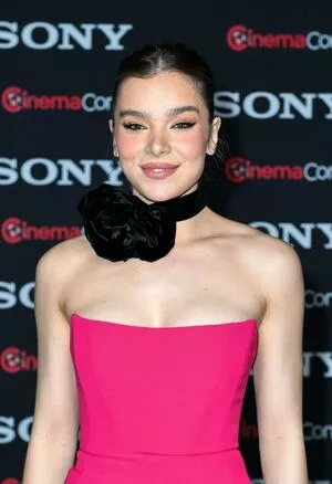 Hailee Steinfeld OnlyFans Leaked Free Thumbnail Picture - #v7dKjMpHe3