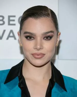 Hailee Steinfeld OnlyFans Leaked Free Thumbnail Picture - #vcNiteRwVd