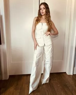 Hailee Steinfeld OnlyFans Leaked Free Thumbnail Picture - #xhfrZGpm39