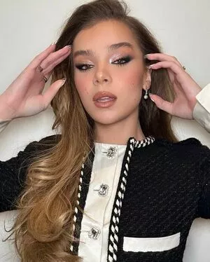 Hailee Steinfeld OnlyFans Leaked Free Thumbnail Picture - #xqoriEkZfZ