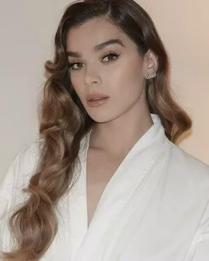 Hailee Steinfeld OnlyFans Leaked Free Thumbnail Picture - #xtad1heuub