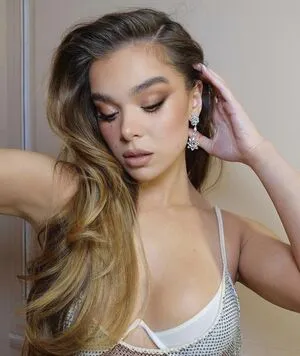 Hailee Steinfeld OnlyFans Leaked Free Thumbnail Picture - #yx4fG8g5Ml