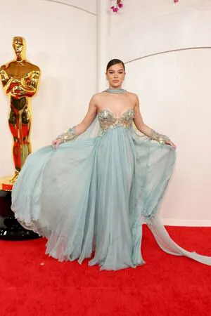 Hailee Steinfeld OnlyFans Leaked Free Thumbnail Picture - #z078u6zdy9