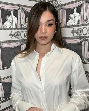 Hailee Steinfeld OnlyFans Leaked Free Thumbnail Picture - #z3g0fnlyTW