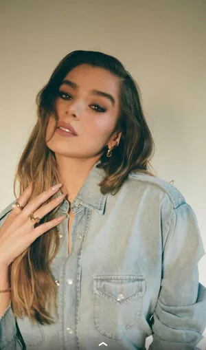 Hailee Steinfeld OnlyFans Leaked Free Thumbnail Picture - #zVrxwhwQ9G