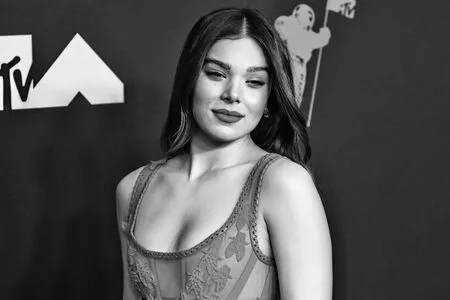 Hailee Steinfeld OnlyFans Leaked Free Thumbnail Picture - #zpuEB7uxzY