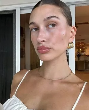 Hailey Baldwin Bieber OnlyFans Leaked Free Thumbnail Picture - #ANifBzp9Ez