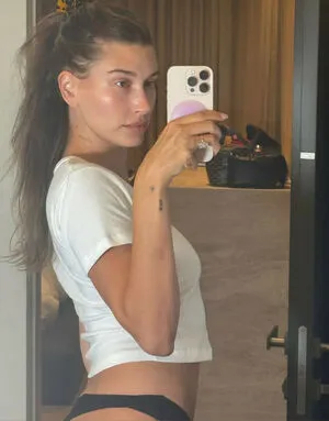 Hailey Baldwin Bieber OnlyFans Leaked Free Thumbnail Picture - #FTgplyL1B9