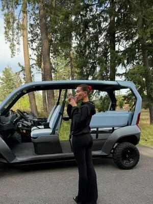 Hailey Baldwin Bieber OnlyFans Leaked Free Thumbnail Picture - #uSfHVYLyu4