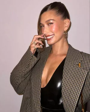 Hailey Baldwin Bieber OnlyFans Leaked Free Thumbnail Picture - #wp2BCS78BG