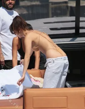 Hailey Bieber OnlyFans Leaked Free Thumbnail Picture - #5IAdEUfEqb