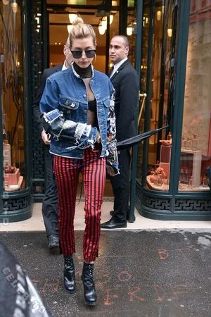 Hailey Bieber OnlyFans Leaked Free Thumbnail Picture - #5n4xFF8lgs