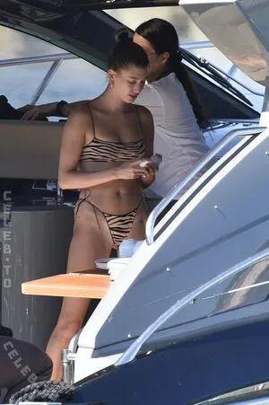 Hailey Bieber OnlyFans Leaked Free Thumbnail Picture - #KCQbMjX3lx