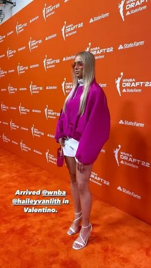 Hailey Van OnlyFans Leaked Free Thumbnail Picture - #EWazxYFruy