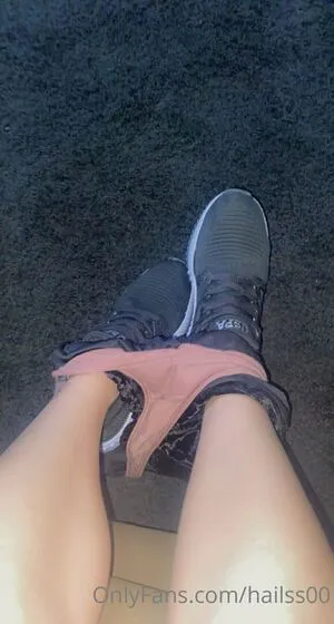 Hailss00 OnlyFans Leaked Free Thumbnail Picture - #3pIdlDiiw0