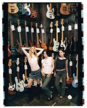 Haim Sisters OnlyFans Leaked Free Thumbnail Picture - #BsSPJ7NQHP