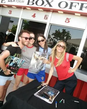 Haim Sisters OnlyFans Leaked Free Thumbnail Picture - #i1mbuMgnoG