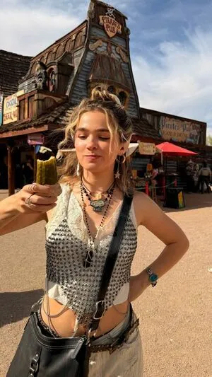 Haley Lu Richardson OnlyFans Leaked Free Thumbnail Picture - #AoFzd1nEbw