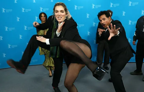 Haley Lu Richardson OnlyFans Leaked Free Thumbnail Picture - #BbhmY86ON2