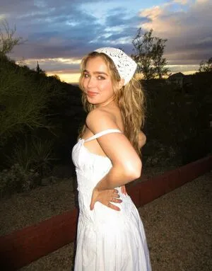 Haley Lu Richardson OnlyFans Leaked Free Thumbnail Picture - #ETV51eGZf2