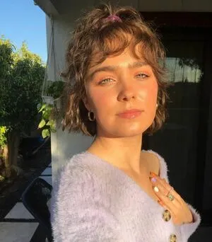 Haley Lu Richardson OnlyFans Leaked Free Thumbnail Picture - #GtmPkC382C