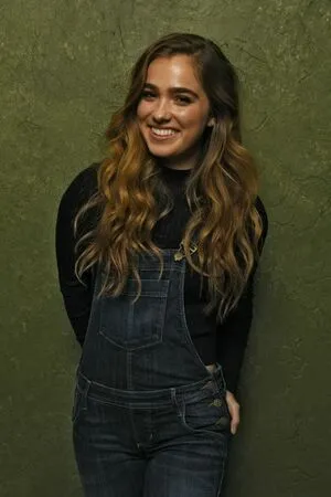 Haley Lu Richardson OnlyFans Leaked Free Thumbnail Picture - #UGUOp7TBsD