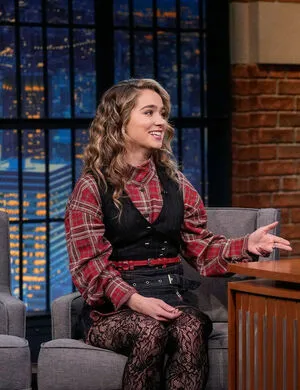 Haley Lu Richardson OnlyFans Leaked Free Thumbnail Picture - #X1B5h7shTu