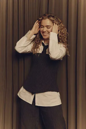 Haley Lu Richardson OnlyFans Leaked Free Thumbnail Picture - #goyRABNu1y