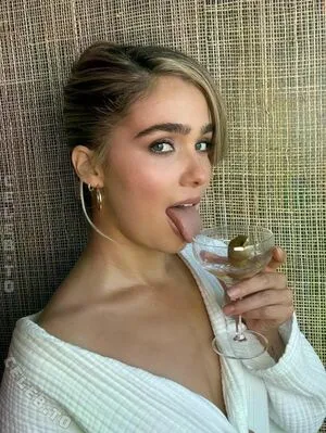 Haley Lu Richardson OnlyFans Leaked Free Thumbnail Picture - #su07Y9WKV5