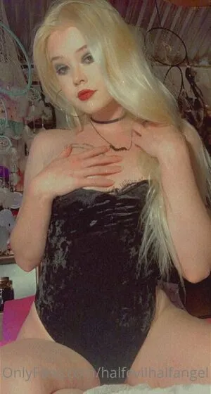 Halfevilhalfangel OnlyFans Leaked Free Thumbnail Picture - #AzZZzt2PuF