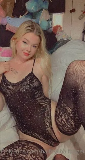 Halfevilhalfangel OnlyFans Leaked Free Thumbnail Picture - #FU7GR2cDwR