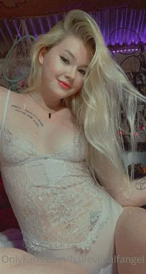 Halfevilhalfangel OnlyFans Leaked Free Thumbnail Picture - #P5LIu0hWKn