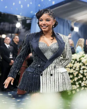 Halle Bailey OnlyFans Leaked Free Thumbnail Picture - #5t38BEi9oo