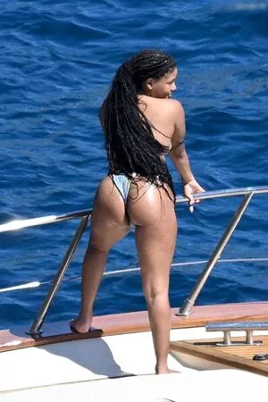 Halle Bailey OnlyFans Leaked Free Thumbnail Picture - #CC5nskvt72