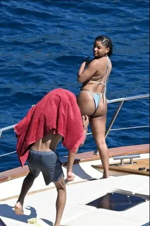 Halle Bailey OnlyFans Leaked Free Thumbnail Picture - #MUsy1N074e