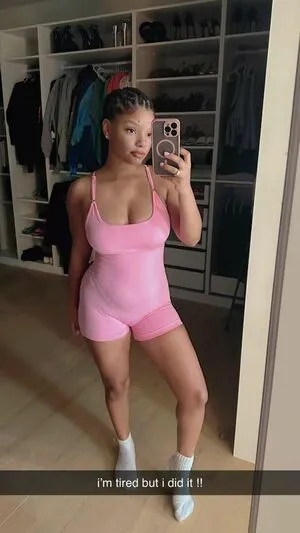 Halle Bailey OnlyFans Leaked Free Thumbnail Picture - #OqiHooeN2b
