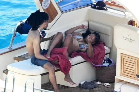 Halle Bailey OnlyFans Leaked Free Thumbnail Picture - #PwDvk4taJk