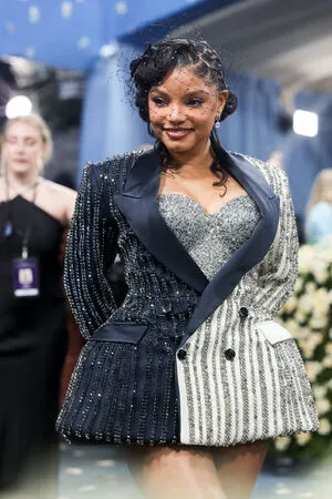 Halle Bailey OnlyFans Leaked Free Thumbnail Picture - #QSBieqzCrp