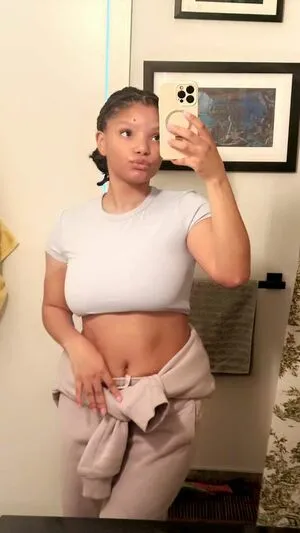 Halle Bailey OnlyFans Leaked Free Thumbnail Picture - #SCVaXV6SY2