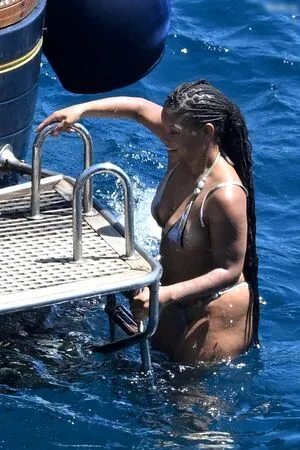 Halle Bailey OnlyFans Leaked Free Thumbnail Picture - #TnczimEsUJ
