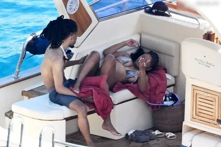 Halle Bailey OnlyFans Leaked Free Thumbnail Picture - #UcESPmBE8x