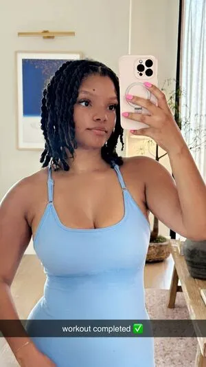 Halle Bailey OnlyFans Leaked Free Thumbnail Picture - #YVMzAnZRD1