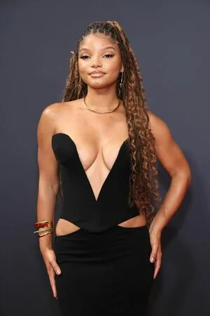 Halle Bailey OnlyFans Leaked Free Thumbnail Picture - #ZvaH4hbfms