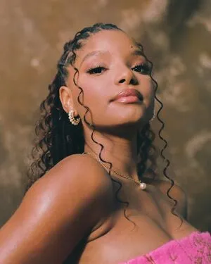 Halle Bailey OnlyFans Leaked Free Thumbnail Picture - #arurfKyE1k