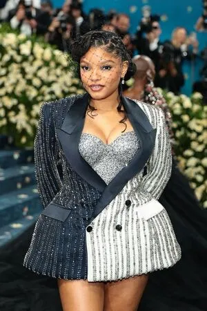 Halle Bailey OnlyFans Leaked Free Thumbnail Picture - #dTUTXT33Gr